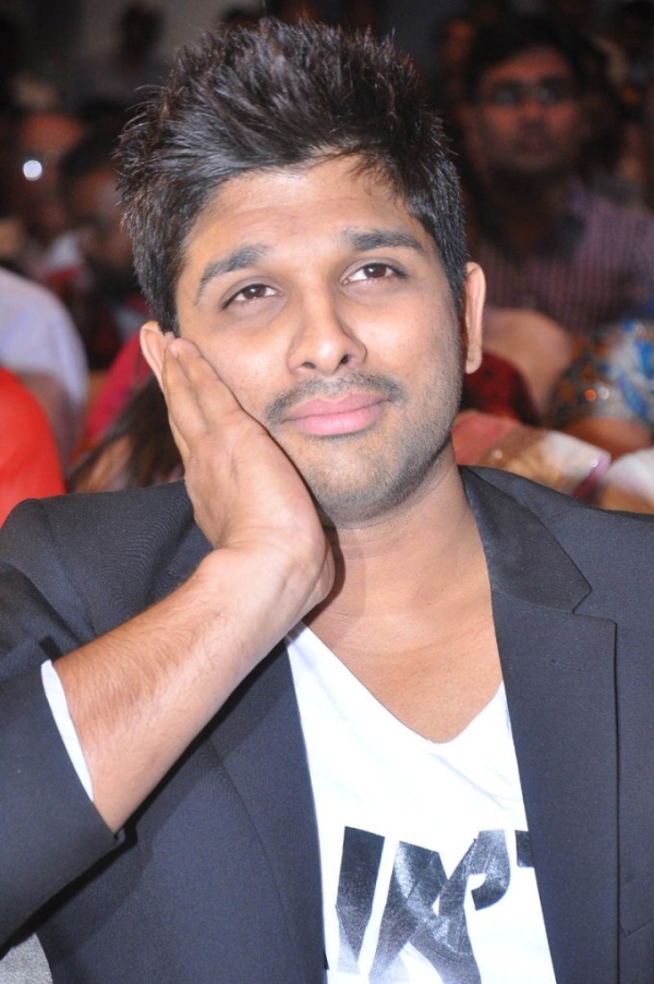 allu-arjun-race-gurram-audio-launch_1395