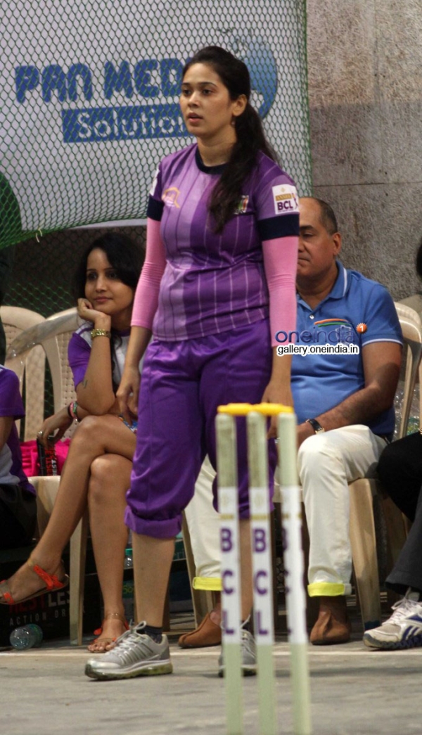 ghaint-punjabis-vs-babu-moshayes_1396939