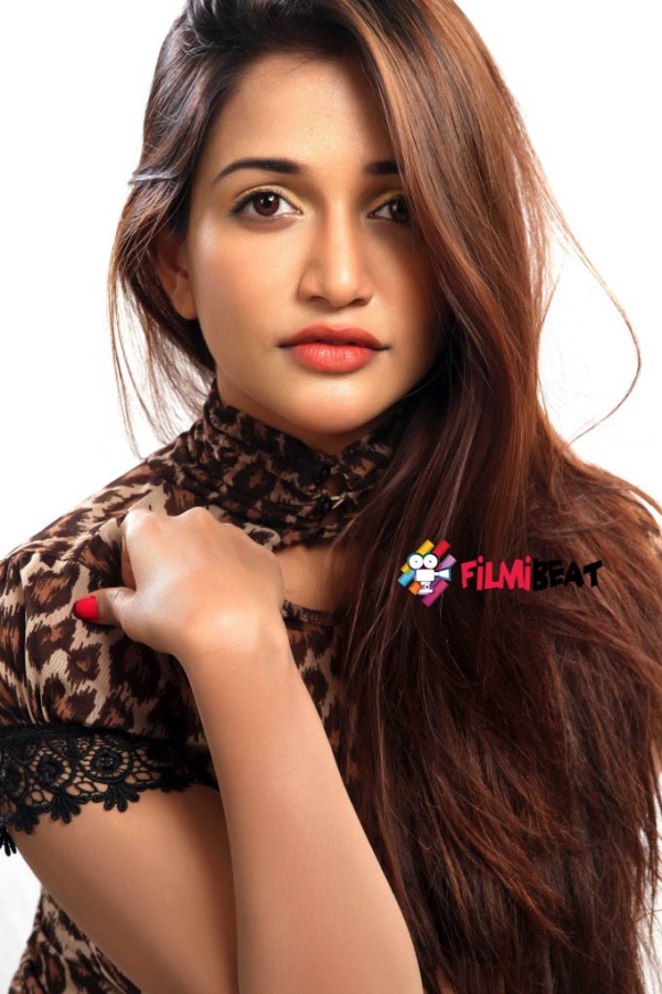 anaika-soti-still-from-365-days_142985238270.jpg
