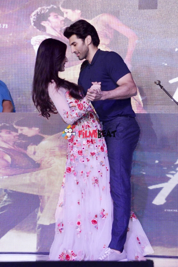 Aditya Roy Kapoor amp Katrina Kaif at Promotion Of Movie Fitoor At Mithibai College