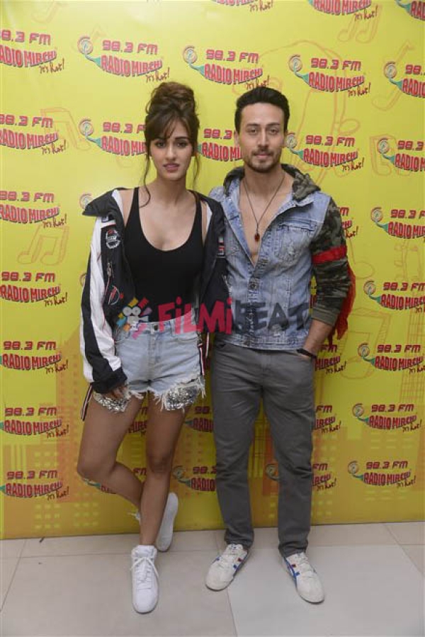 tiger shroff and disha patani promoting baaghi 2 at radio mirchi